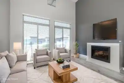 430 15380 102A AVENUE, Surrey BC V3R 0B3