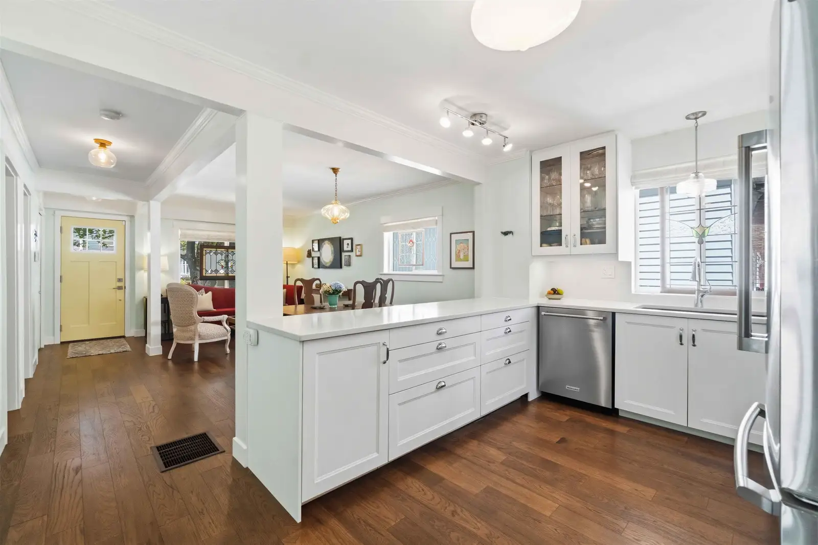 4322 WELWYN STREET, Vancouver BC V5N 3Z4