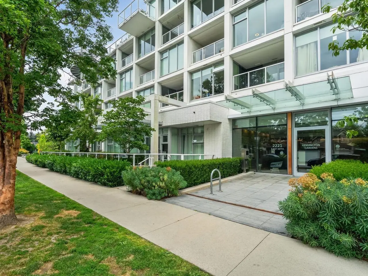 906 2221 E 30TH AVENUE, Vancouver BC V5N 0G6