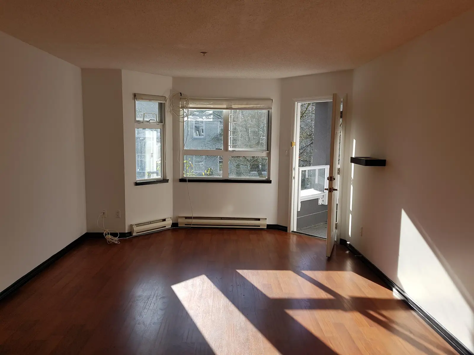 302 921 THURLOW STREET, Vancouver BC V6E 1W3