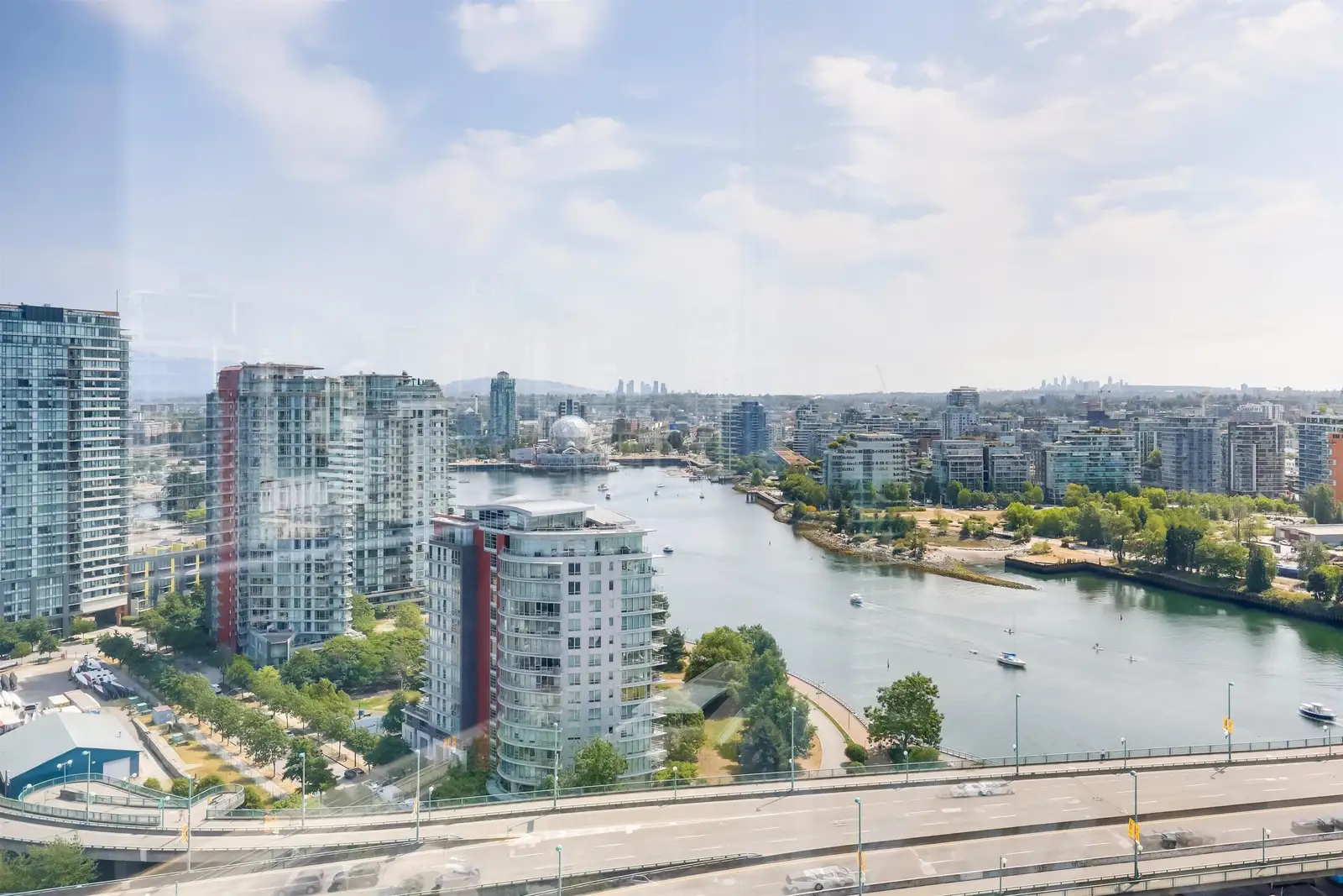 2802 1033 MARINASIDE CRESCENT, Vancouver BC V6Z 3A3