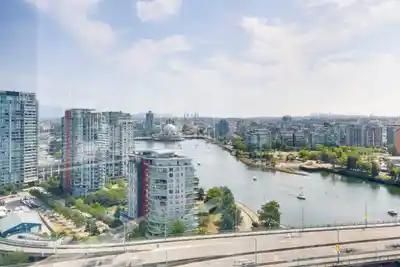 2802 1033 MARINASIDE CRESCENT, Vancouver BC V6Z 3A3