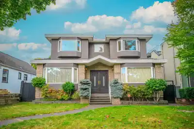 4255 W 15TH AVENUE, Vancouver BC V6R 3A7