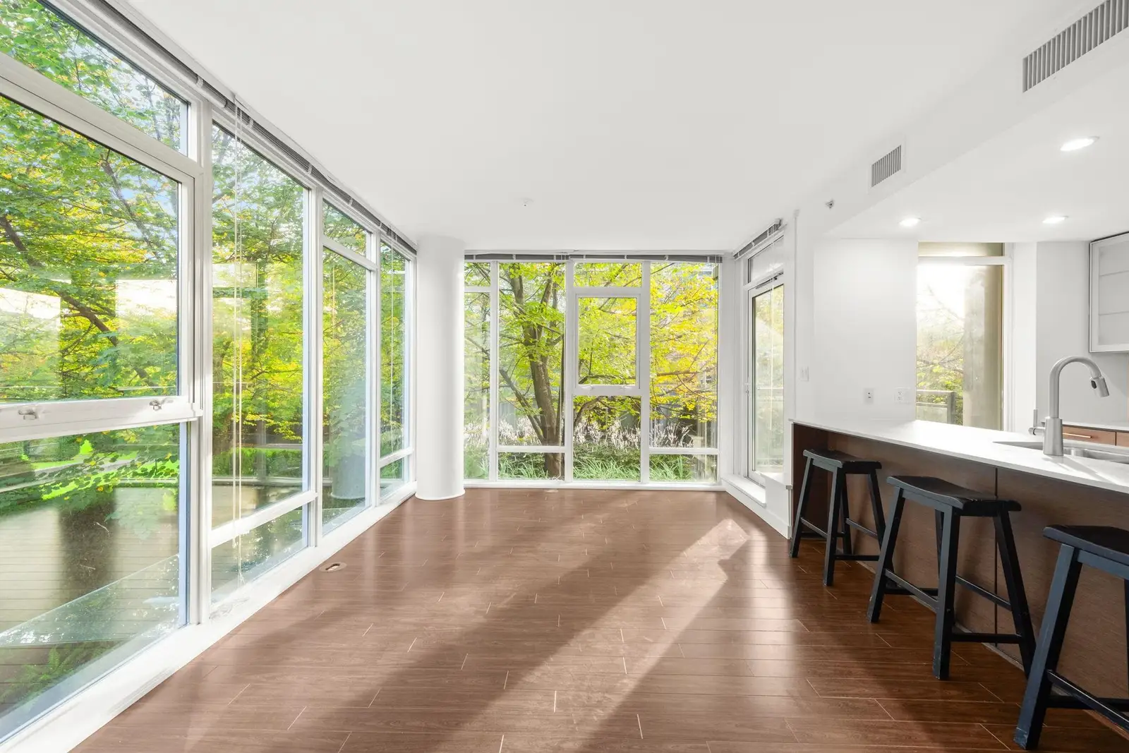601 7371 WESTMINSTER HIGHWAY, Richmond BC V6X 0B4
