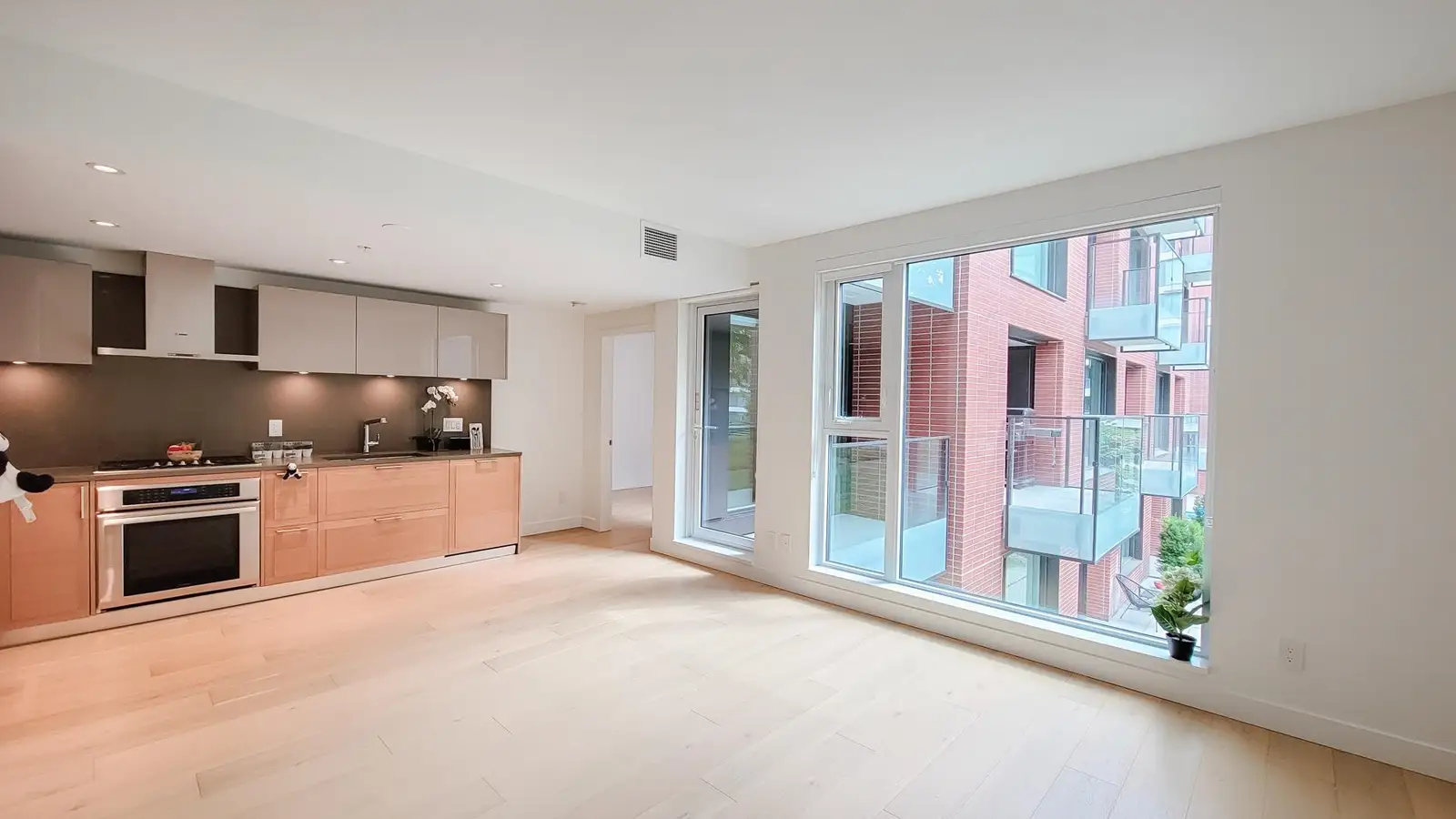 301 7128 ADERA STREET, Vancouver BC V6P 0H6