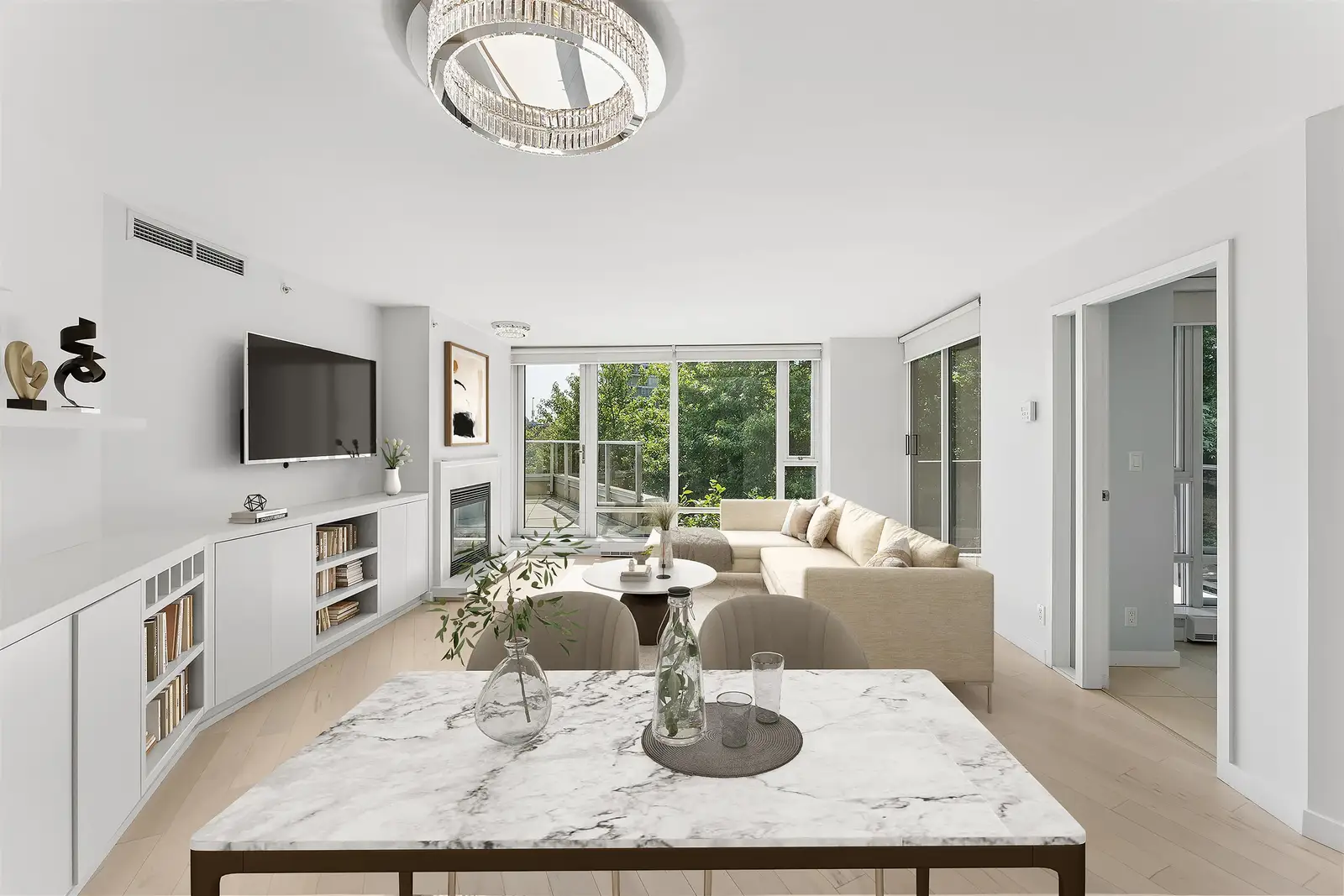 305 8 SMITHE MEWS, Vancouver BC V6B 0A5