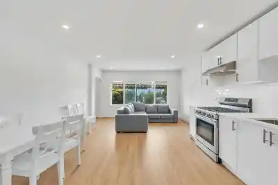 425 E 57TH AVENUE, Vancouver BC V5X 1S8