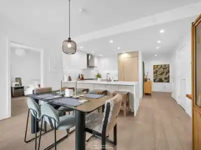 503 177 W 3RD STREET, North Vancouver BC V7M 0G5
