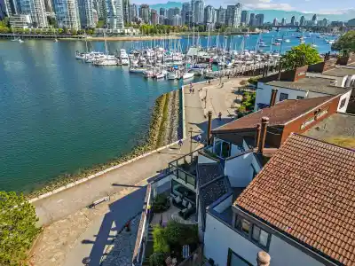 1130 IRONWORK PASSAGE, Vancouver BC V6H 3P1