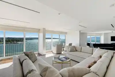 1301 1575 BEACH AVENUE, Vancouver BC V6G 1Y5