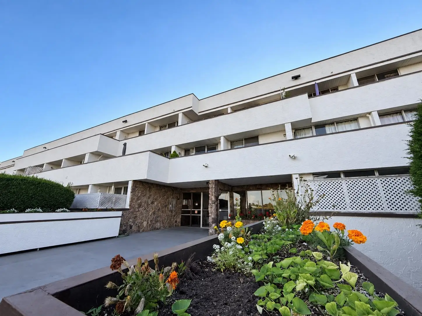 309 9151 NO.5 ROAD, Richmond BC V7A 4E1