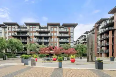 412 719 W 3RD STREET, North Vancouver BC V7M 0E7