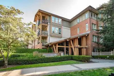 318 1111 E 27TH STREET, North Vancouver BC V7J 1S3