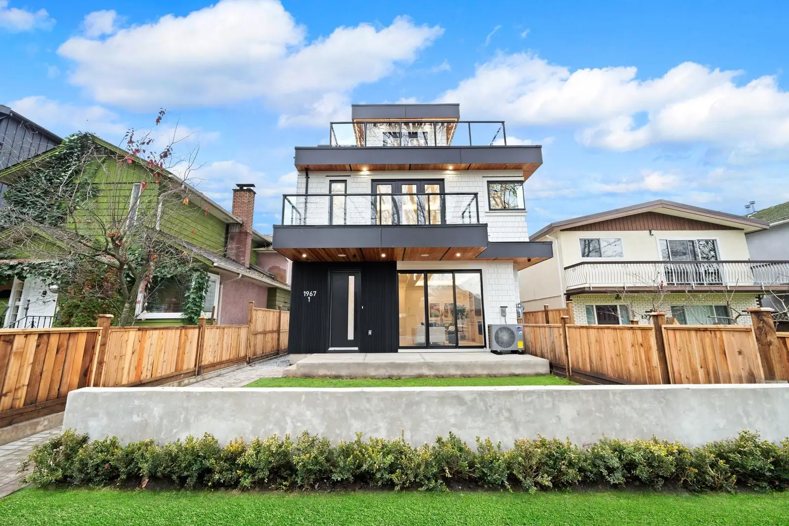 1 1967 E 13TH AVENUE, Vancouver BC V5N 2C3