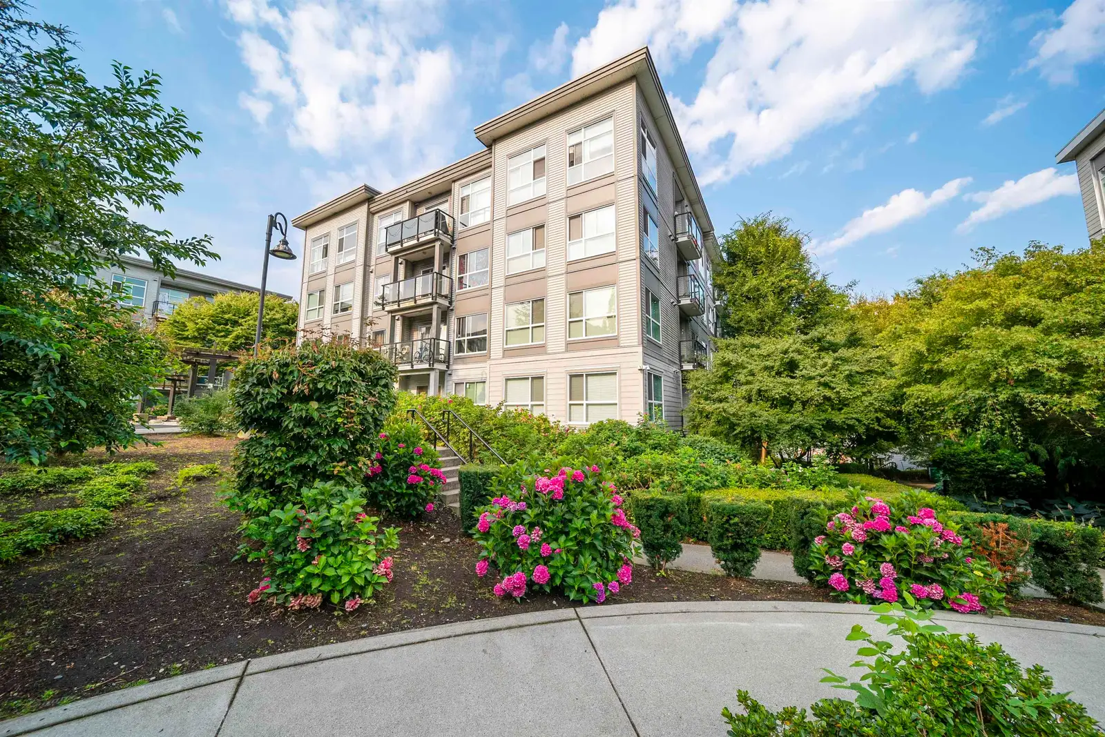 222 13733 107A AVENUE, Surrey BC V3T 0B7
