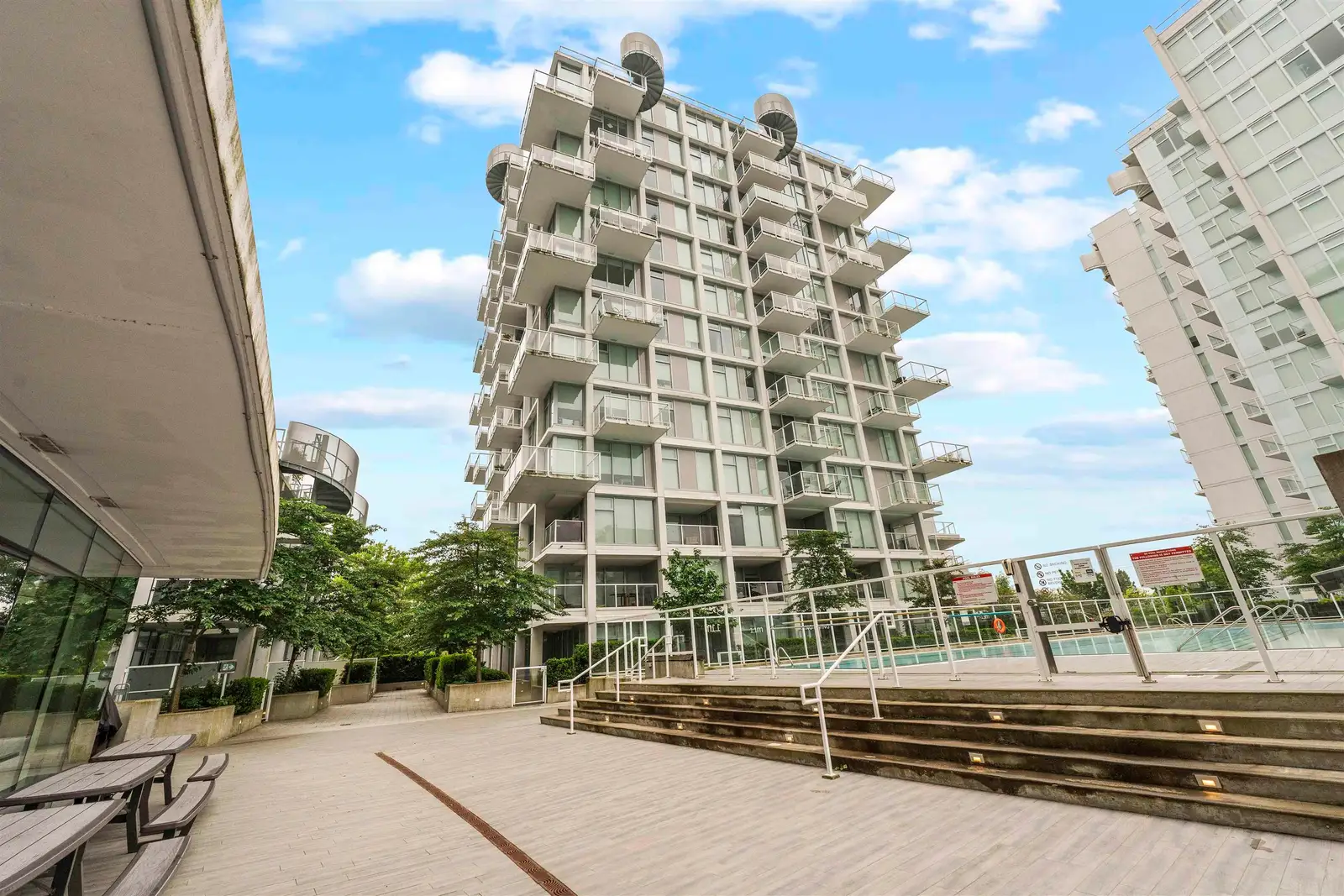 806 2221 E 30TH AVENUE, Vancouver BC V5N 0G6