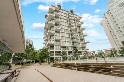 806 2221 E 30TH AVENUE, Vancouver BC V5N 0G6