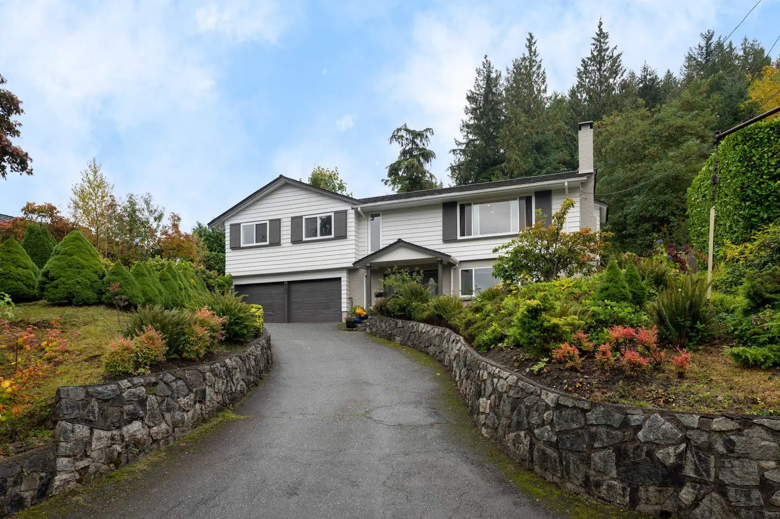 850 JEFFERSON AVENUE, West Vancouver BC V7T 2A4