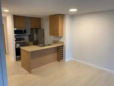 908 909 MAINLAND STREET, Vancouver BC V6B 1S3