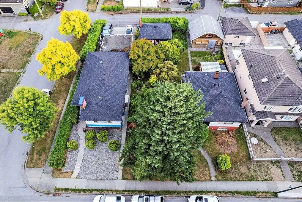 1280 E 33RD AVENUE, Vancouver BC V5V 3B6