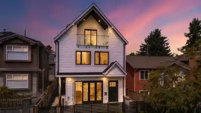 1 3271 E GEORGIA STREET, Vancouver BC V5K 2L2