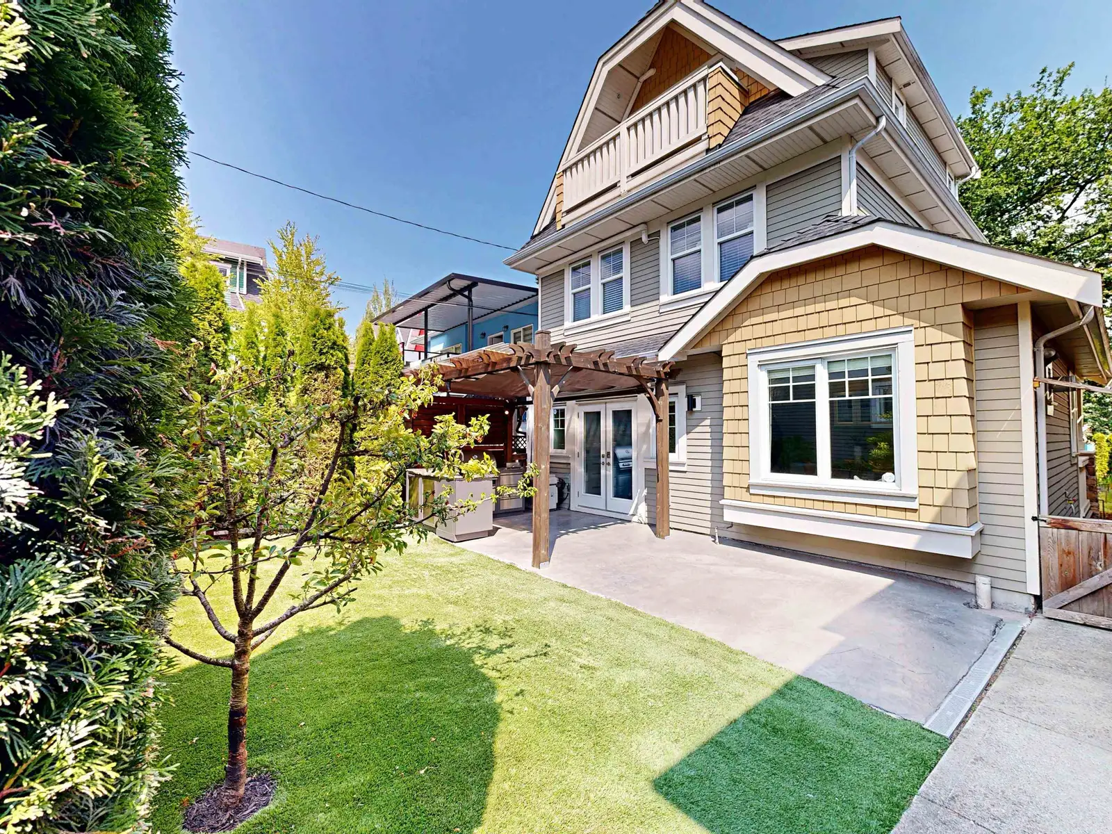 1338 E 23RD AVENUE, Vancouver BC V5V 1Z2