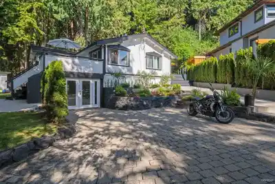 3870 EMERALD DRIVE, North Vancouver BC V7R 3B8