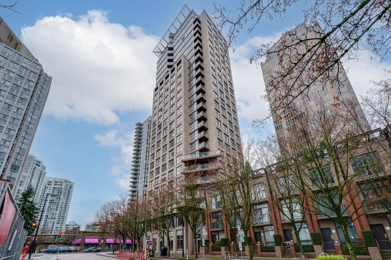 305 989 BEATTY STREET, Vancouver BC V6Z 3C2