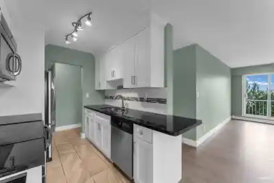 322 17707 57A AVENUE, Surrey BC V3S 1J2