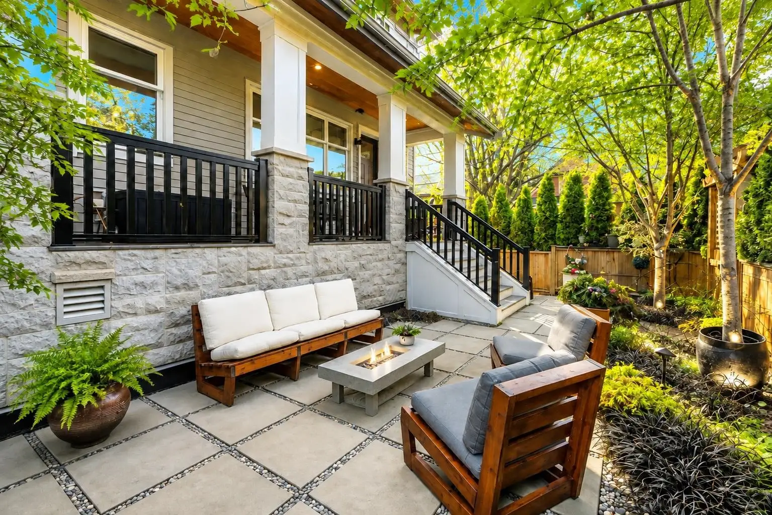 1506 E 11TH AVENUE, Vancouver BC V5N 1Y7