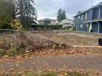 7937 124 STREET, Surrey BC V3W 3X7