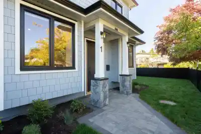 1 5300 CHETWYND AVENUE, Richmond BC V7C 4L2