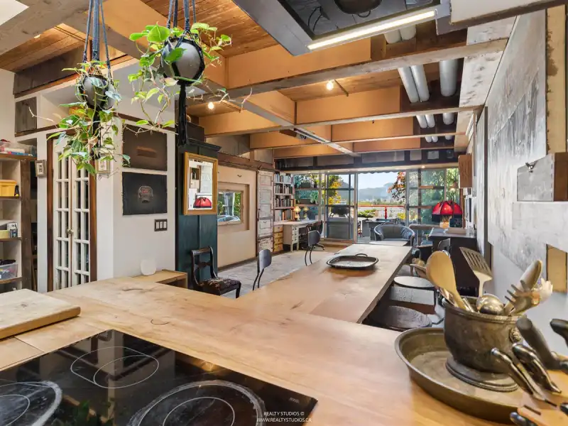 418 350 E 2ND AVENUE, Vancouver