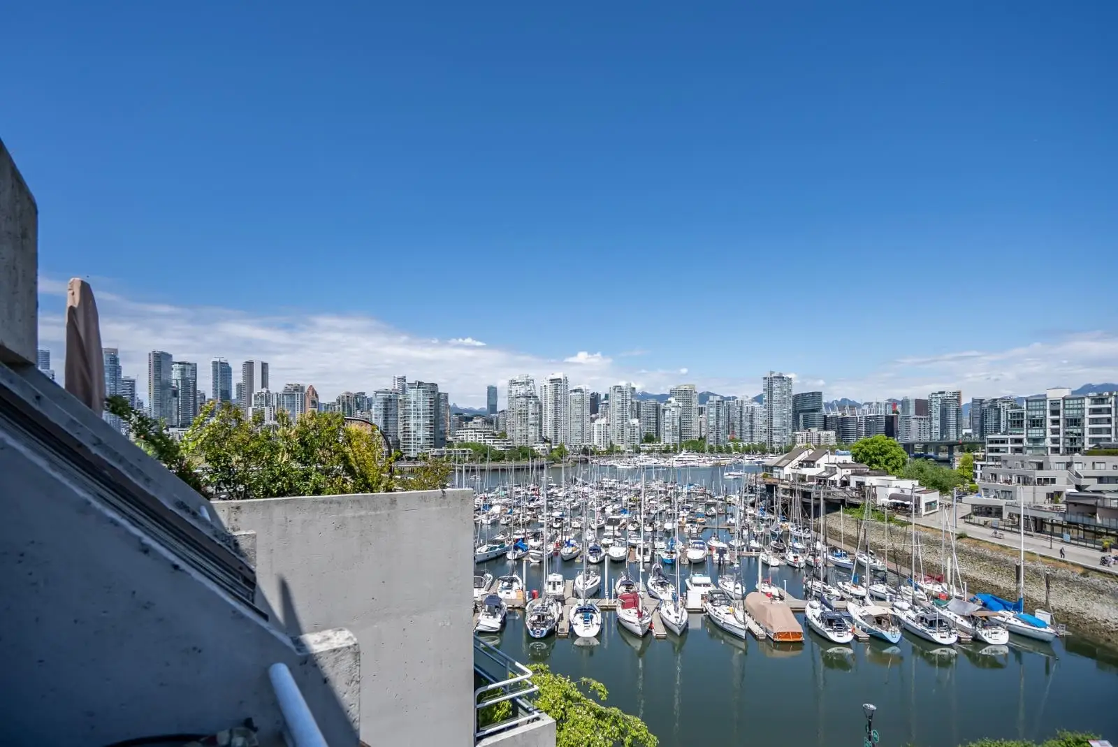 313 674 LEG IN BOOT SQUARE, Vancouver BC V5Z 4B4