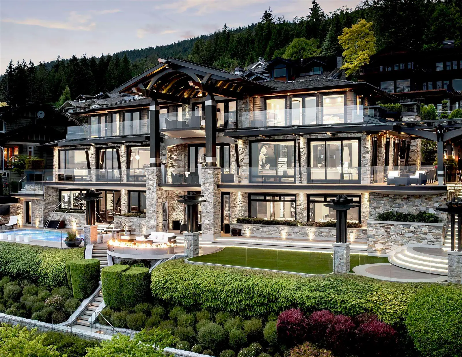 2408 HALSTON COURT, West Vancouver BC V7S 3K3