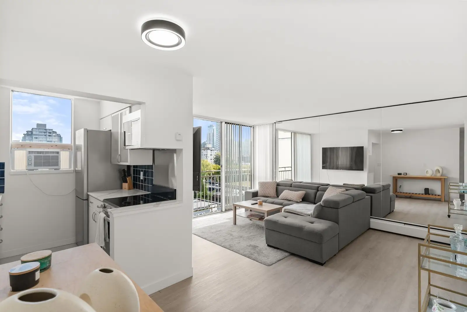 806 1250 BURNABY STREET, Vancouver BC V6E 1P5