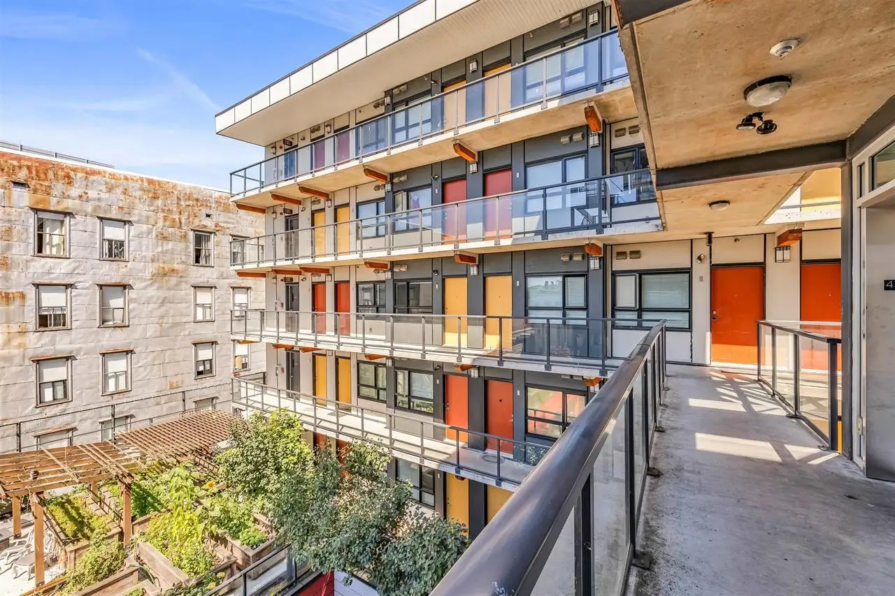 404 138 E HASTINGS STREET, Vancouver BC V6A 1N4