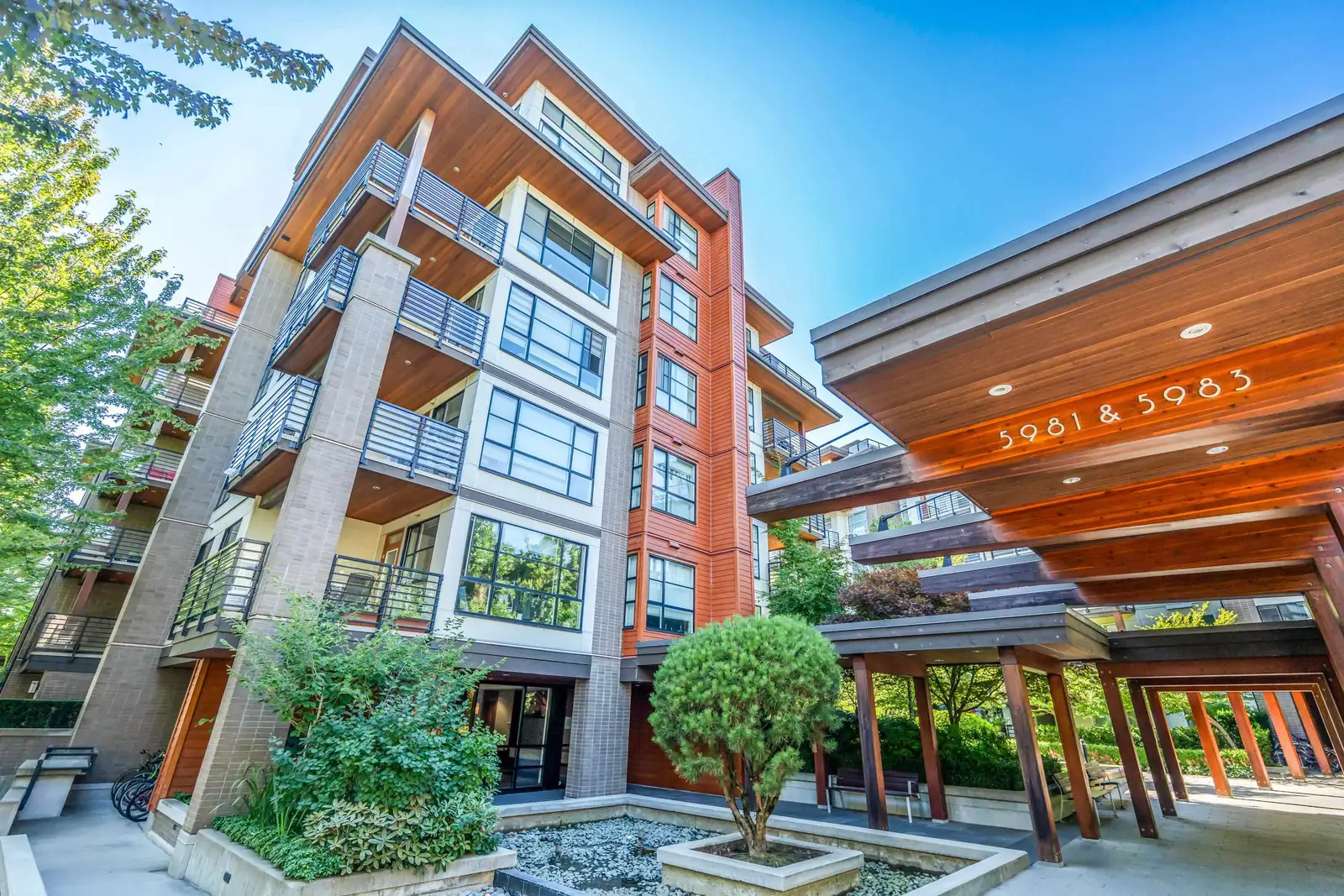 213 5983 GRAY AVENUE, Vancouver BC V6S 0G8
