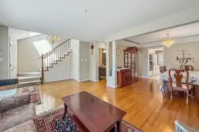 2755 W 20TH AVENUE, Vancouver BC V6L 1H1