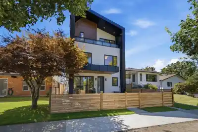 3016 E 19TH AVENUE, Vancouver BC V5M 2S9