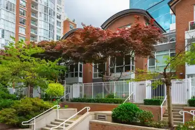 1268 QUEBEC STREET, Vancouver BC V6A 4G7