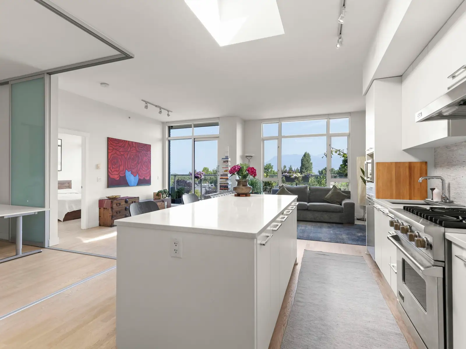 401 4355 W 10TH AVENUE, Vancouver BC V6R 2H6