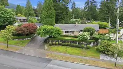 3250 DELBROOK AVENUE, North Vancouver BC V7N 3Y5