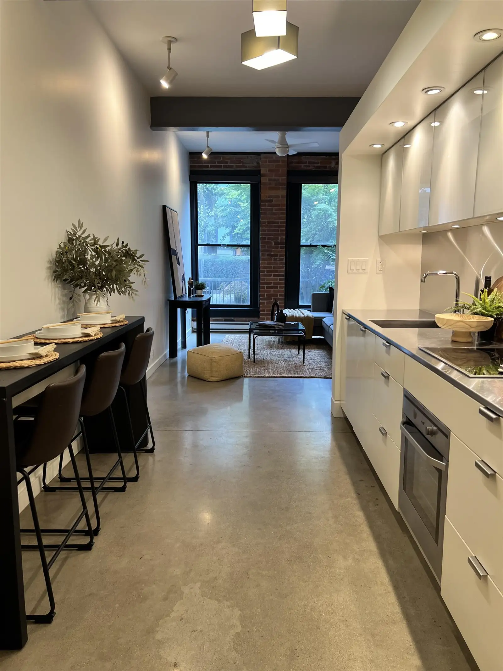 306 53 W HASTINGS STREET, Vancouver BC V6B 1G4