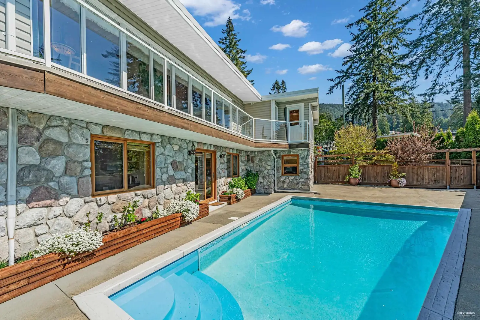 4323 VALENCIA AVENUE, North Vancouver BC V7N 4A7