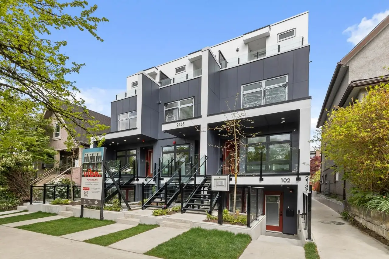 202 2135 E PENDER STREET, Vancouver BC V5L 1X3