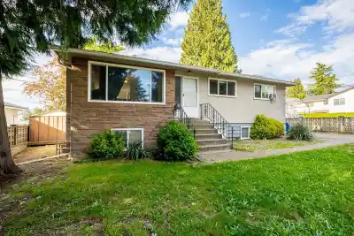 11191 90 AVENUE, Surrey BC V4C 3H1