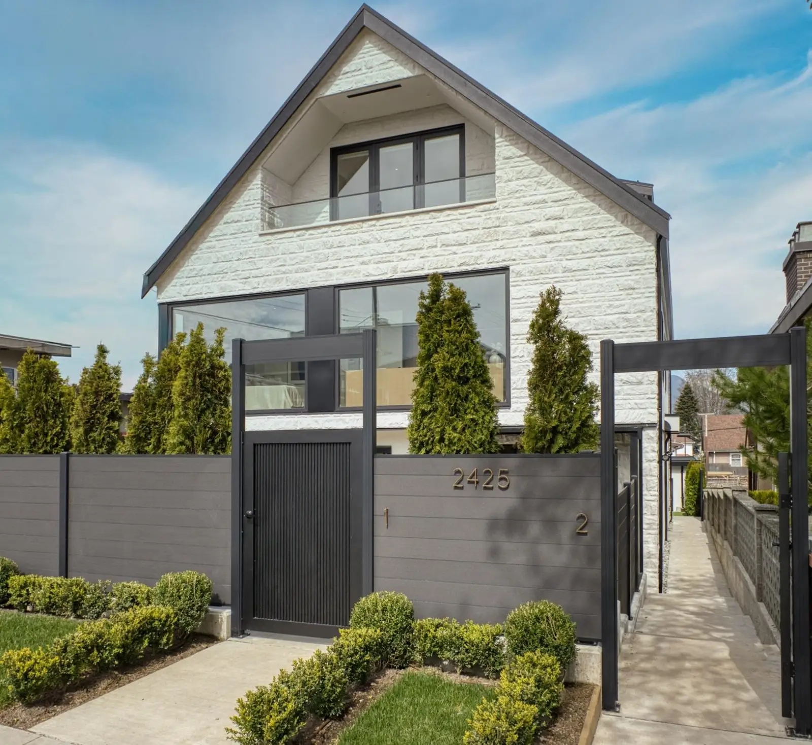 2 2425 KITCHENER STREET, Vancouver BC V5K 3C4