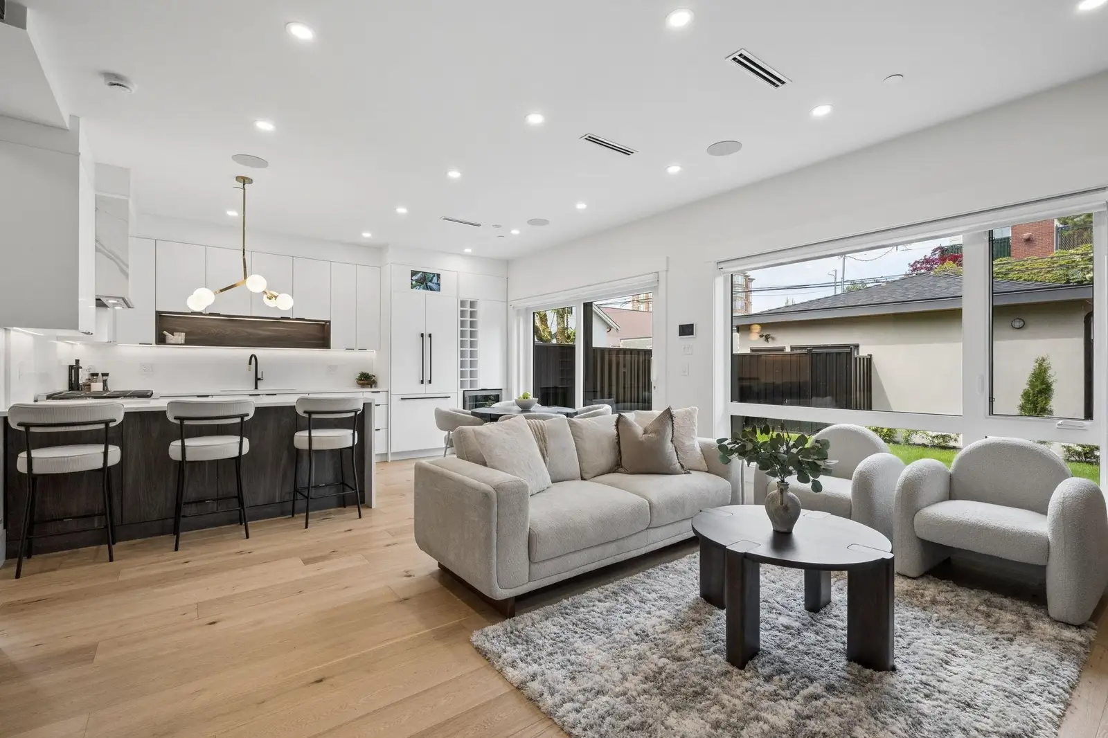 2 4549 W 11TH AVENUE, Vancouver BC V6R 2M5