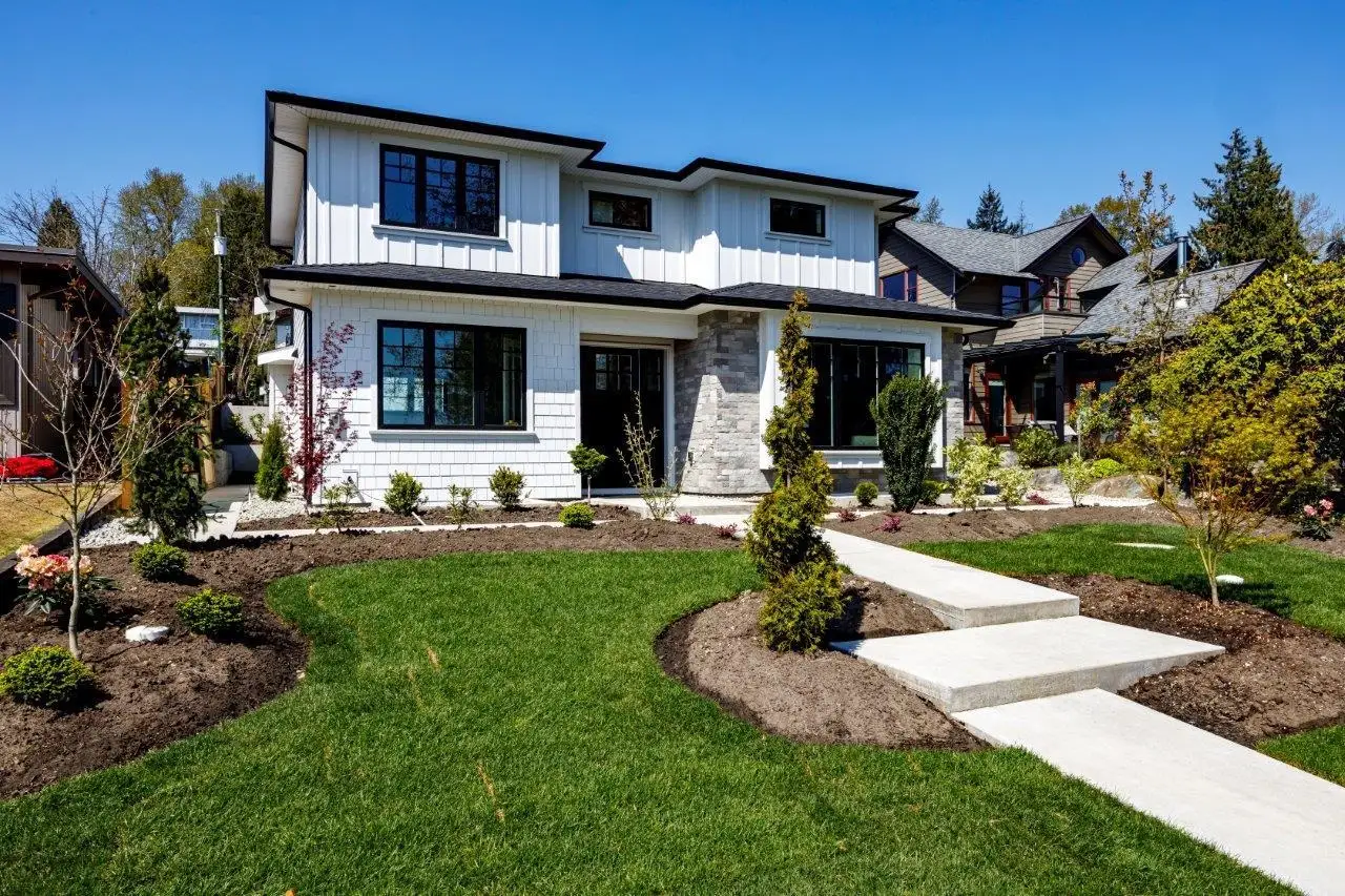 1028 CALVERHALL STREET, North Vancouver BC V7L 1Y3